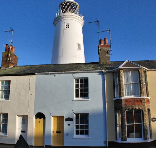 Lighthouse View Cottage is centrally situated amid many of Southwolds attractions. Just a stroll to the beach, pier, museum, High Street, St.Edmunds Hall (for Summer Theatre and events), brewery and, of course, the Lighthouse!